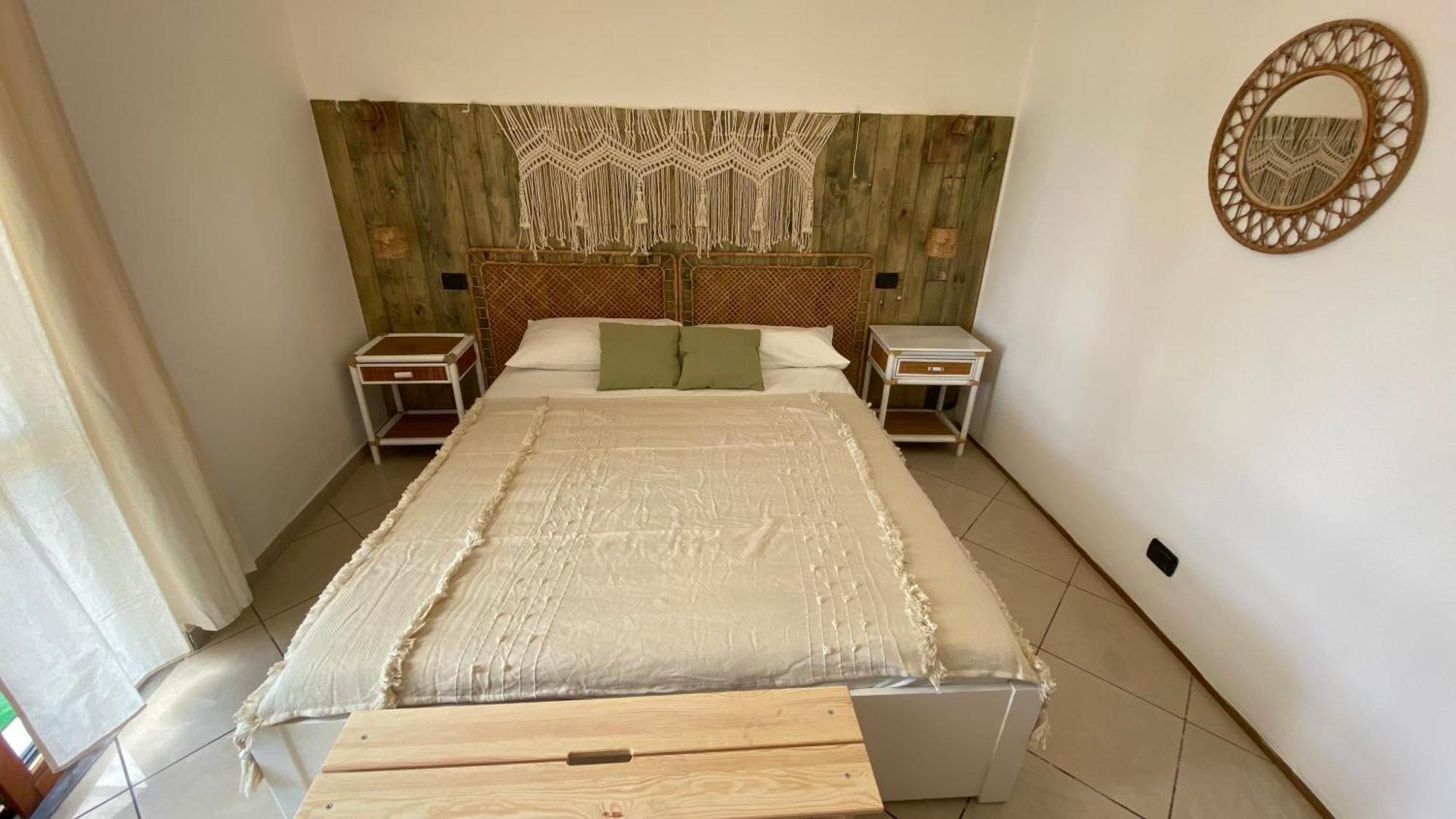 Giu Al Porto Apartment Salerno Bagian luar foto
