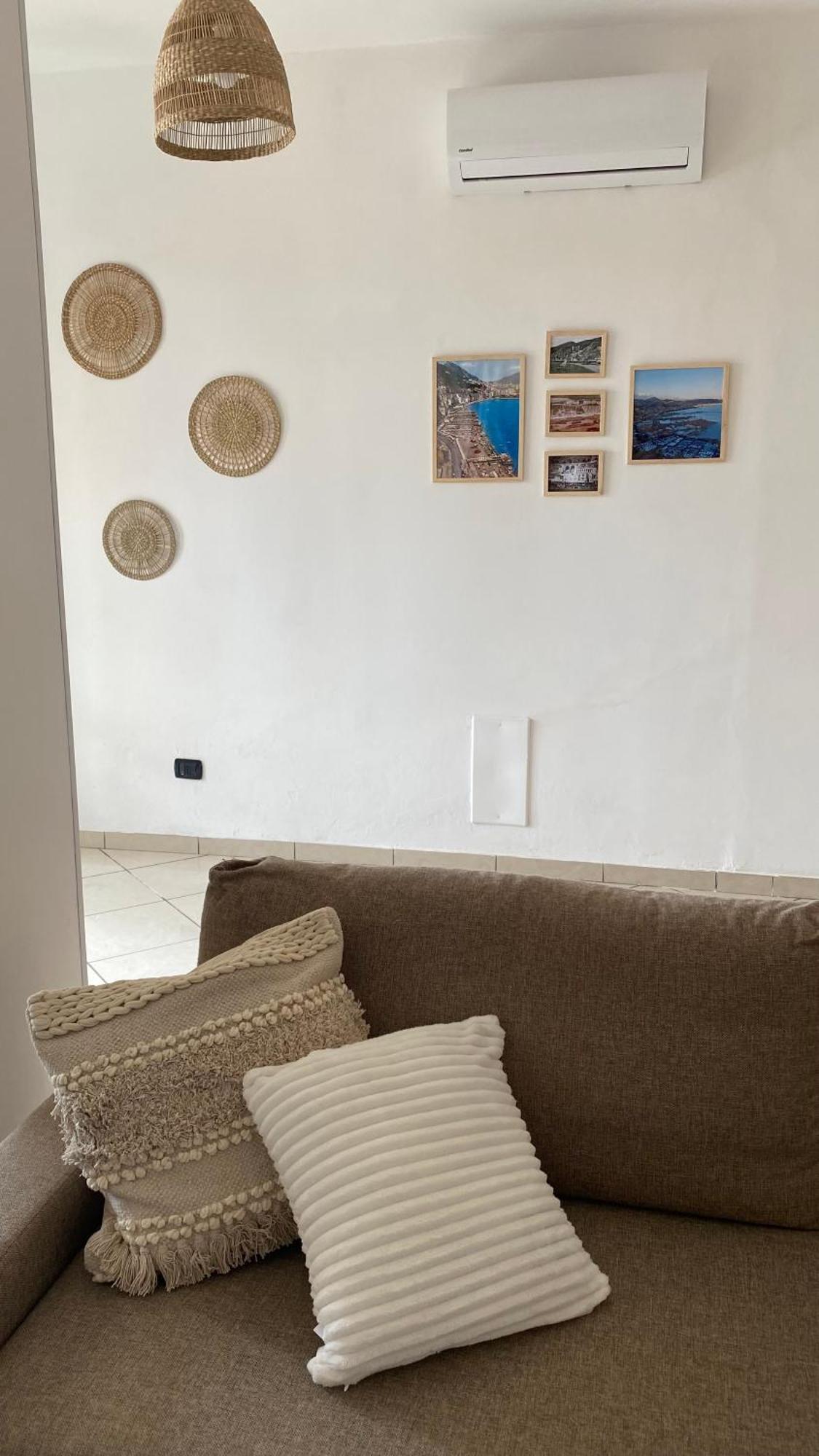 Giu Al Porto Apartment Salerno Bagian luar foto