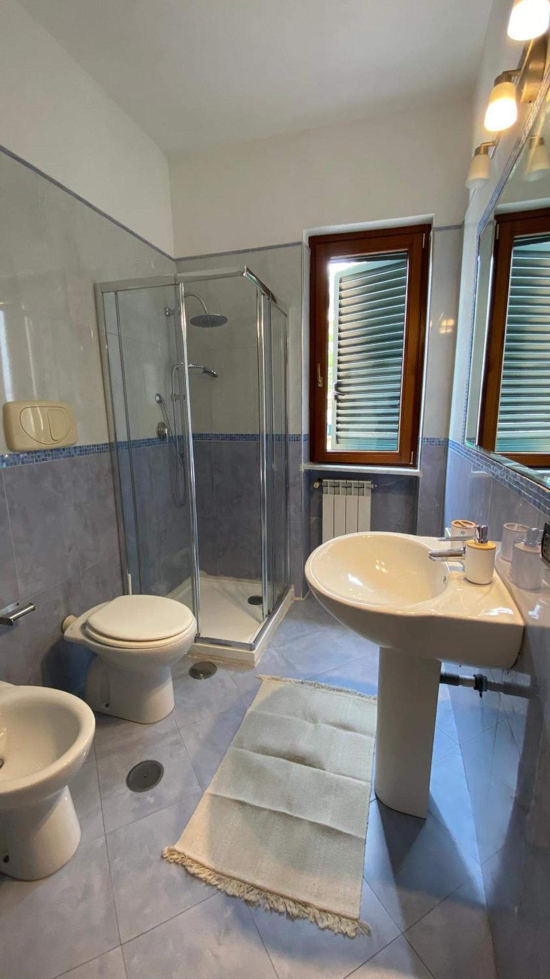 Giu Al Porto Apartment Salerno Bagian luar foto