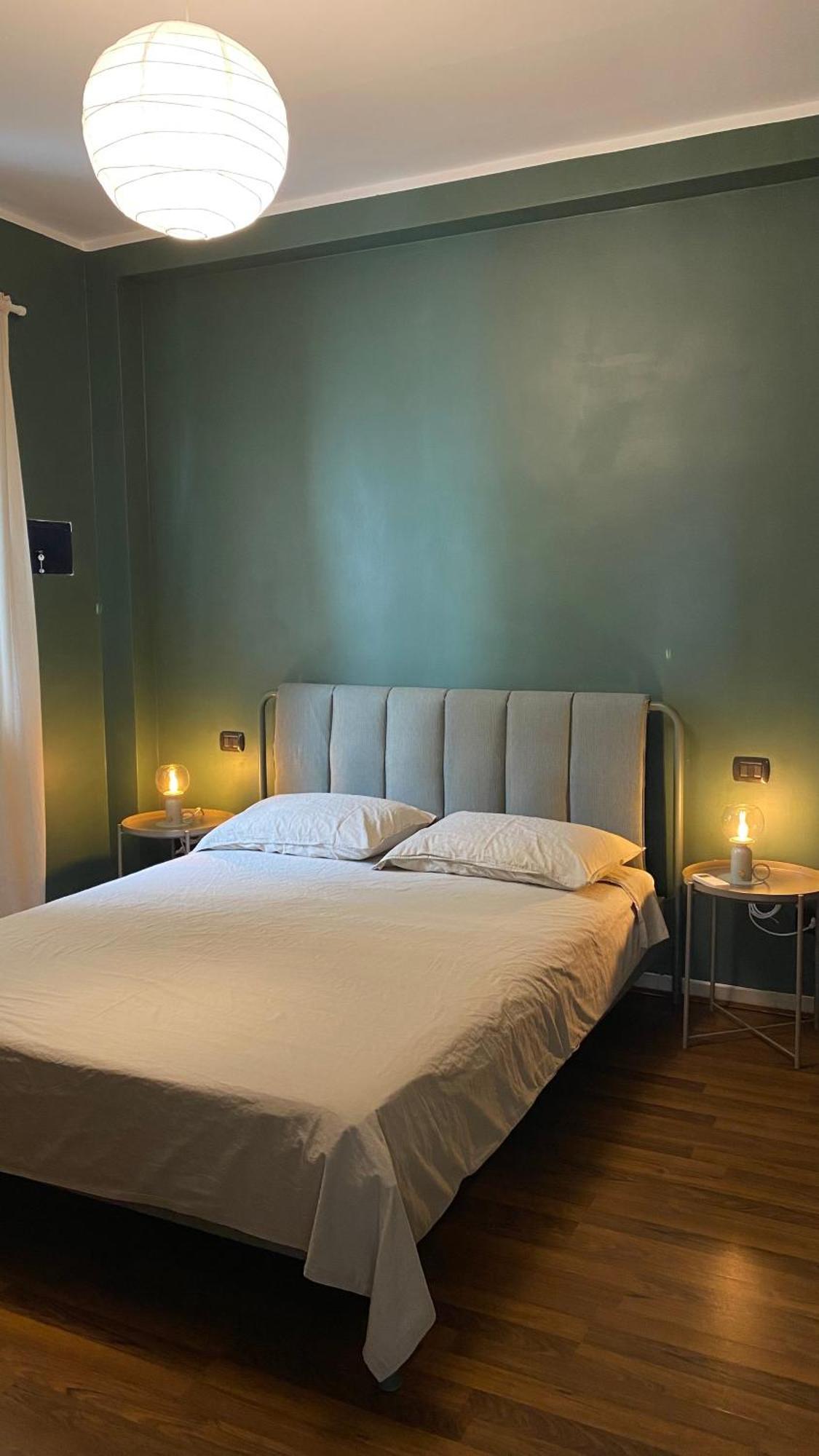 Giu Al Porto Apartment Salerno Bagian luar foto