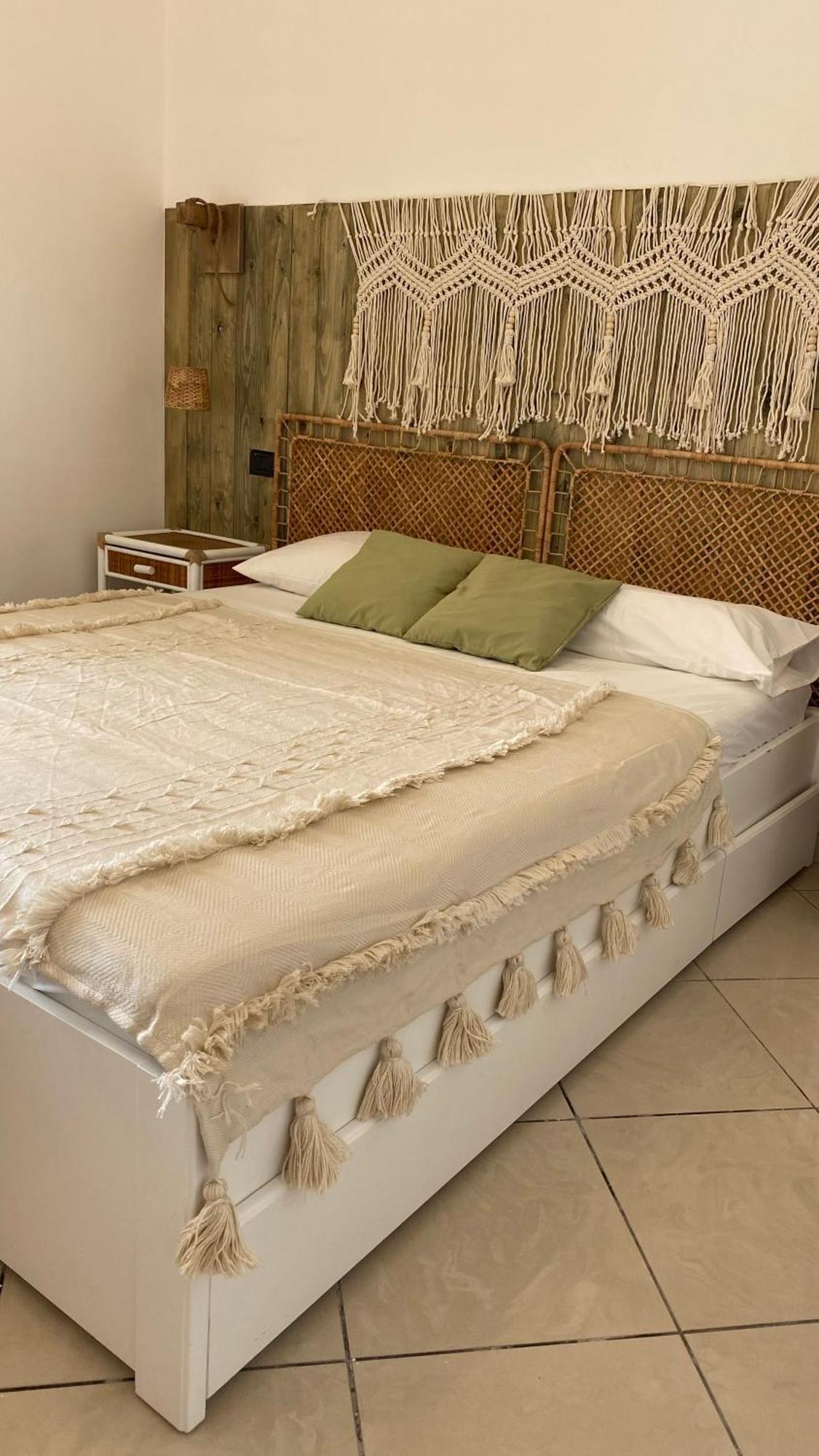 Giu Al Porto Apartment Salerno Bagian luar foto
